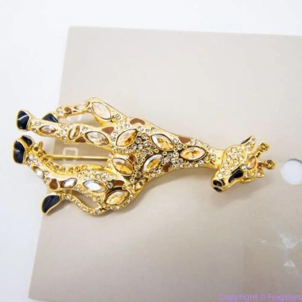 NEW Chico's giraffe brooch pin, color:‎ gold, black